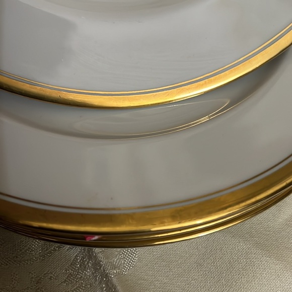 Kirk 5 pcs. salad plates .8.2” diameter.Has sign of wear. No chip or crack.. - Picture 3 of 5